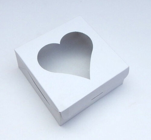 Caja 12x12x5 c/visor corazón